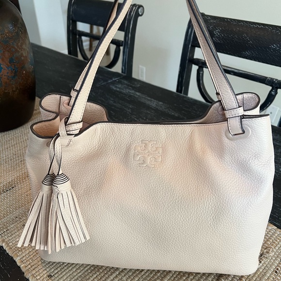 Authentic Tory Burch Thea Center Zip Tote w/ matching Tory Burch wallet. - Picture 4 of 14